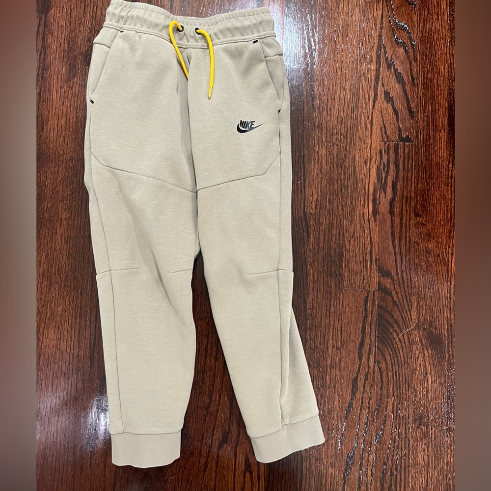Nike Sportswear Tech Sweatpants M